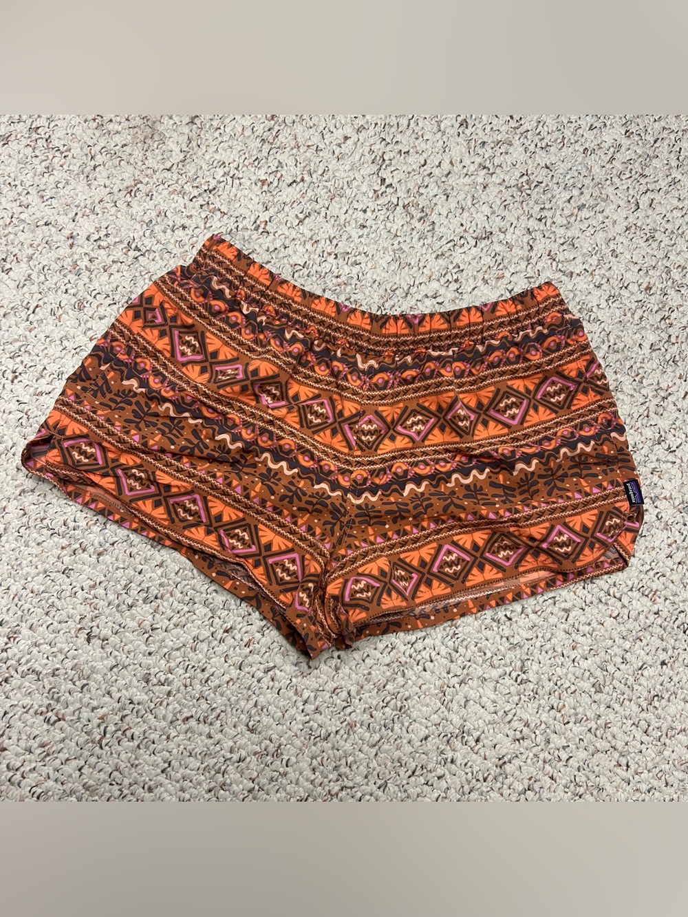 Patagonia Barely Baggies Shorts 2.5” Womens Medium Aztec Tiki Mangrove 57043
